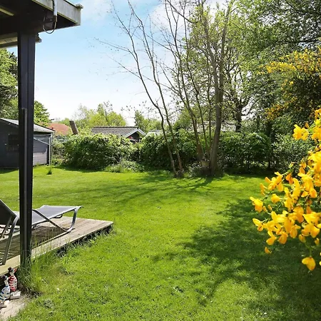 4 Person In Store Fuglede