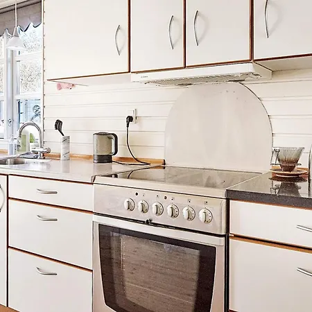 4 Person In Store Fuglede